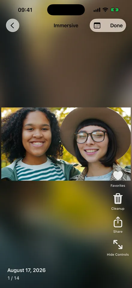 Phote’s Immersive screen with a single full-screen photo